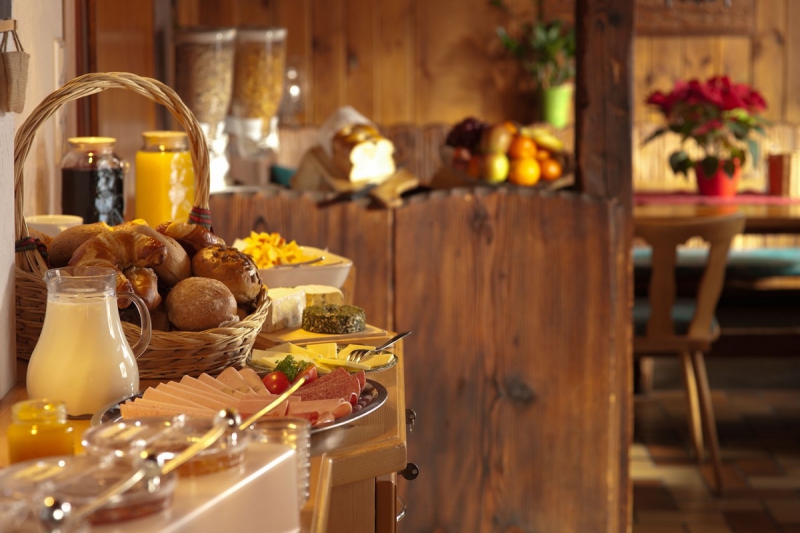 brasserie-SIGALE-min_breakfast_buffet_food_restaurant_meal_hotel_plate_fresh-718745